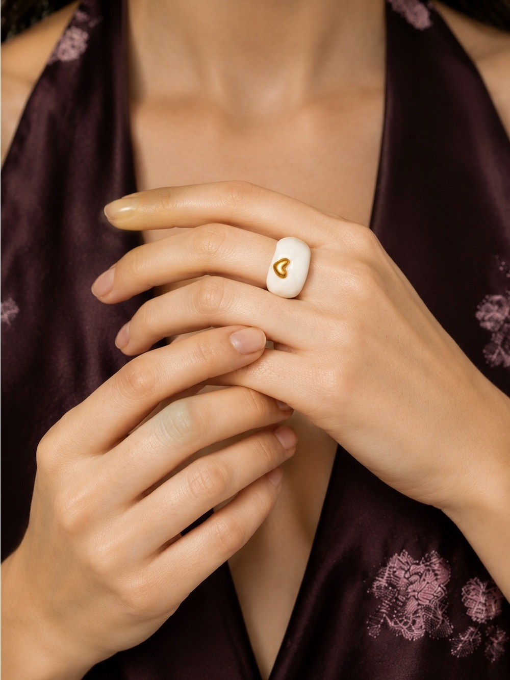 18K gold plated White Marbled Dome Ring with Gold Heart - Picture 3 of 9